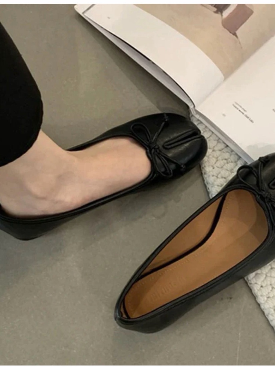 Nwt Never Worn Classic Black Bow Tabi Style Ballet Flats 6.5 — image 2 of 4